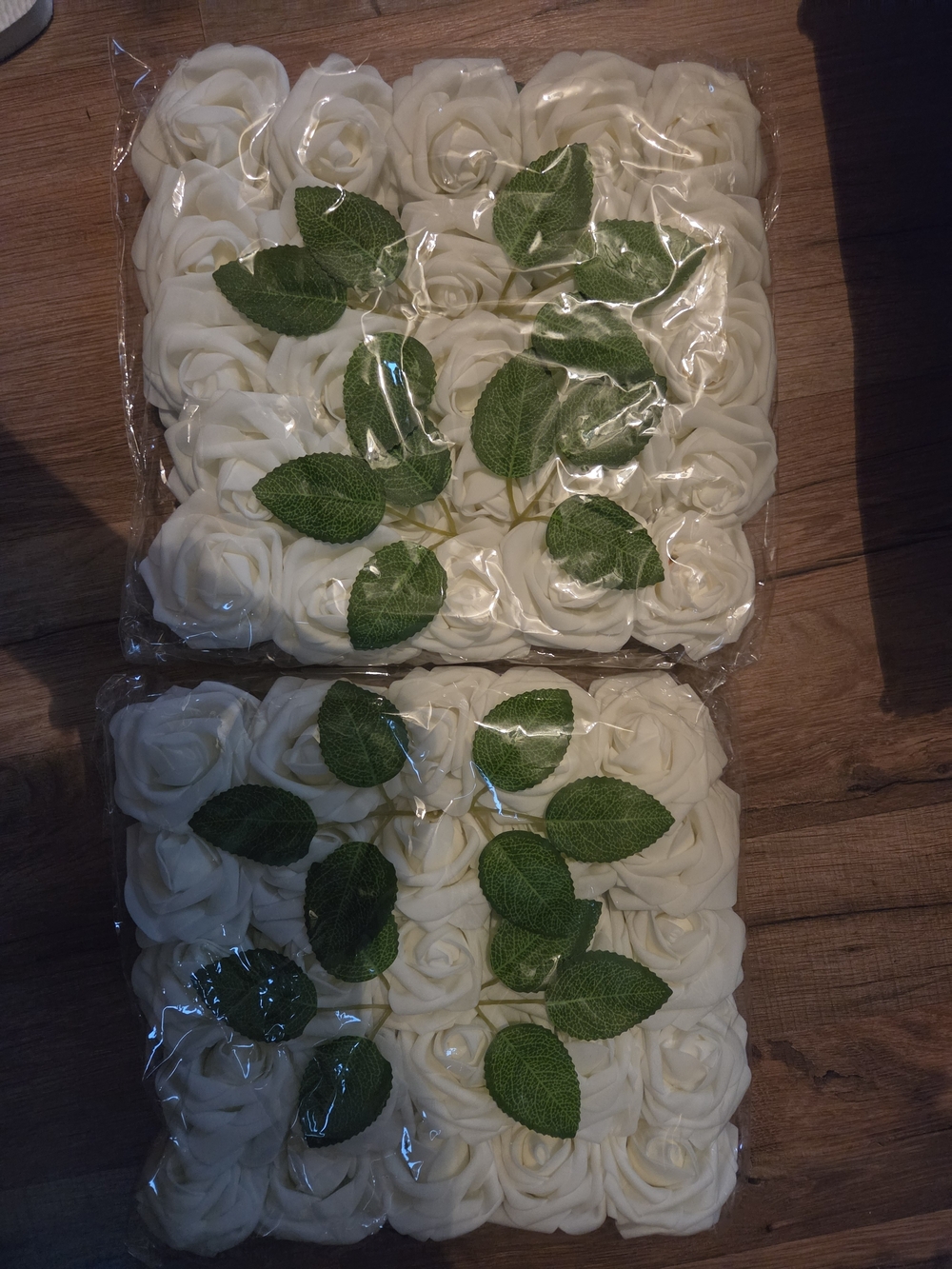 Ivory Artificial Rose Flower Squares with Green Leaves - Home Party Supplies